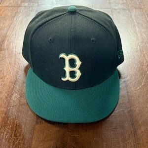 New Era Black and Green Fitted Boston Red Sox Hat 7 1/2 59FIFTY